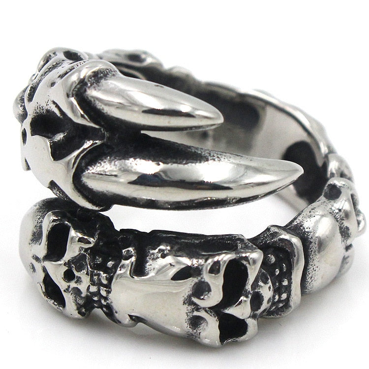 Vintage Punk Rock Beast Claw Skull Ring. Badass Skull Ring for Men. Skull Rings for Men. Badass skull jewelry. badass skull accessories. Badass biker jewelry.