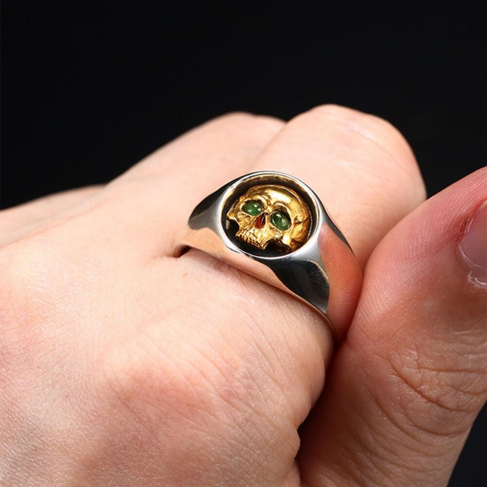 Resizable Vintage Green Zircon Skull Ring. Skull ring for men, skull ring for women. Badass skull jewelry. Badass skull accessories.