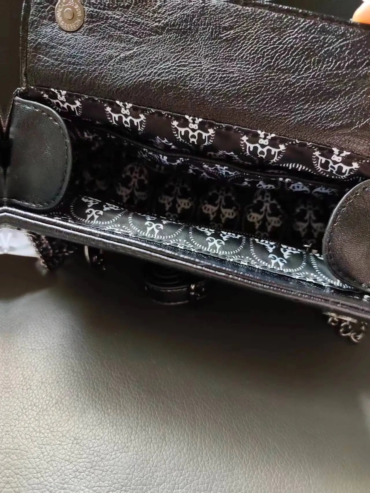 2024 High-Quality Party Punk Skull Crossbody Bag - Girls' Messenger Handbag. Birthday gift for a gothic lady. Party handbag for women. Halloween party bag. Christmas party bag for cool girls. Christmas gift for a gothic girl. Unique Skull handbag for party.
