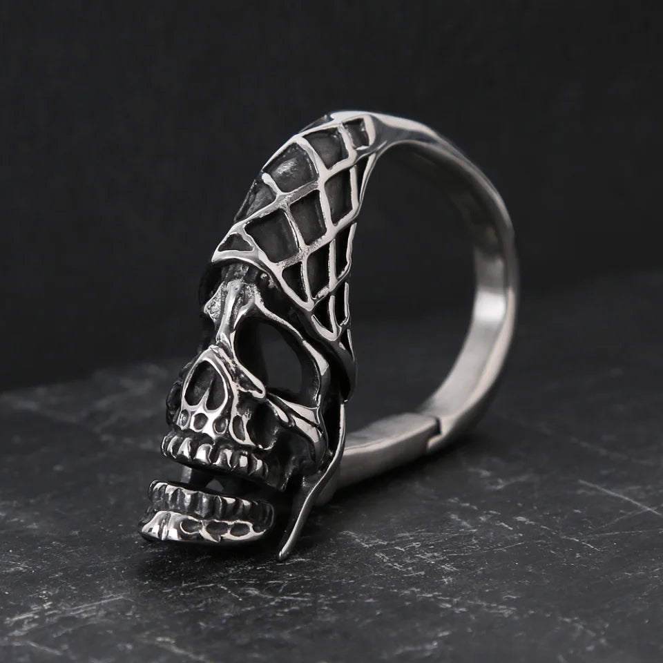 Antique Stainless Steel Clasp Skull Keyring. Badass gifts for badass. Badass birthday gifts. Badass Christmas gifts for badasses. Badass skull accessories. Valentine gifts for him. Anniversary gift for him. Anniversary gift for my badass husband. Badass Birthday gift for my badass boyfriend. Badass Birthday gift for my badass husband.