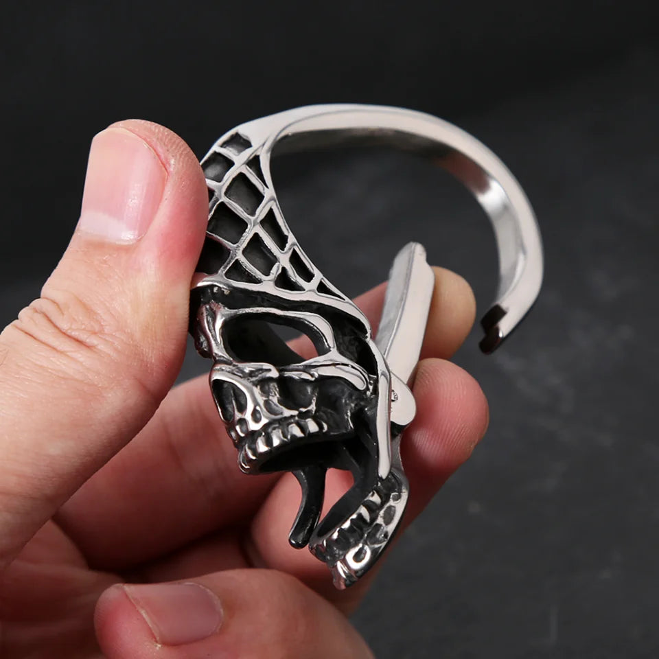 Antique Stainless Steel Clasp Skull Keyring. Badass gifts for badass. Badass birthday gifts. Badass Christmas gifts for badasses. Badass skull accessories. Valentine gifts for him. Anniversary gift for him. Anniversary gift for my badass husband. Badass Birthday gift for my badass boyfriend. Badass Birthday gift for my badass husband.