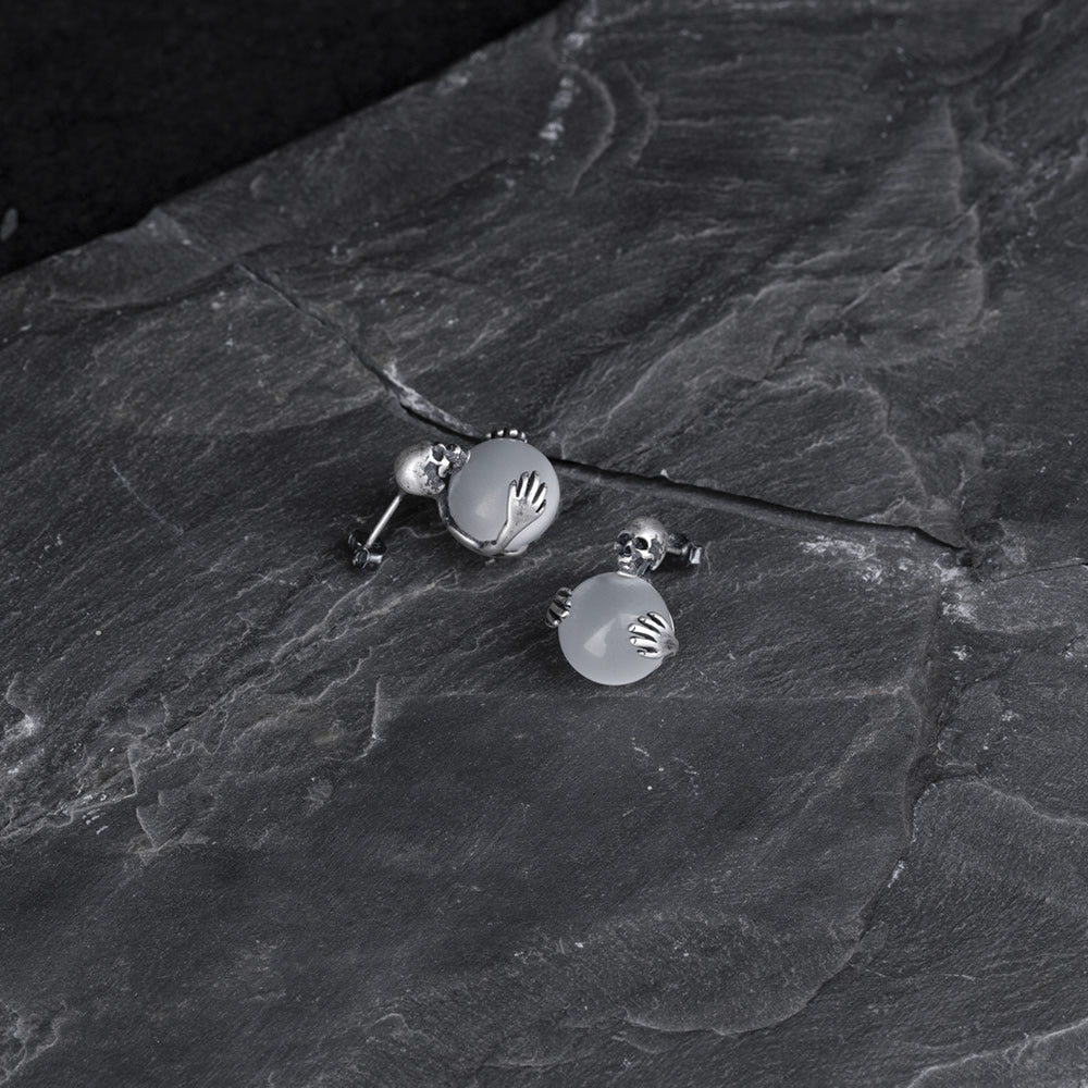 925 Sterling Silver Creative Retro Skull Stud Earring, one piece, one pair