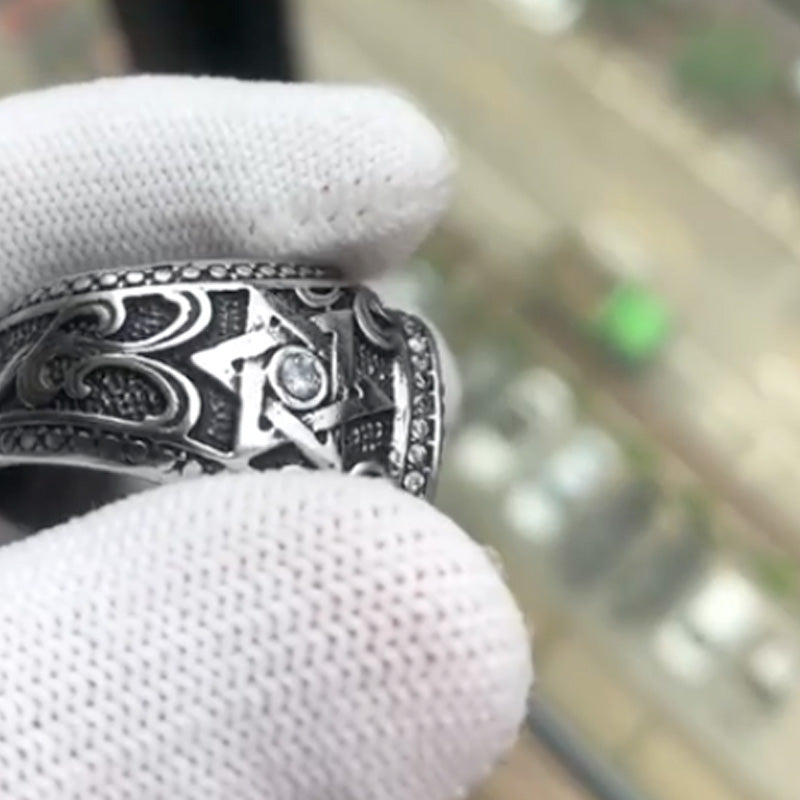 Retro Solid Clear Stone Crown Skull Ring. Bass skull ring. Badass biker skull ring. Badass skull accessories. Badass biker jewelry.