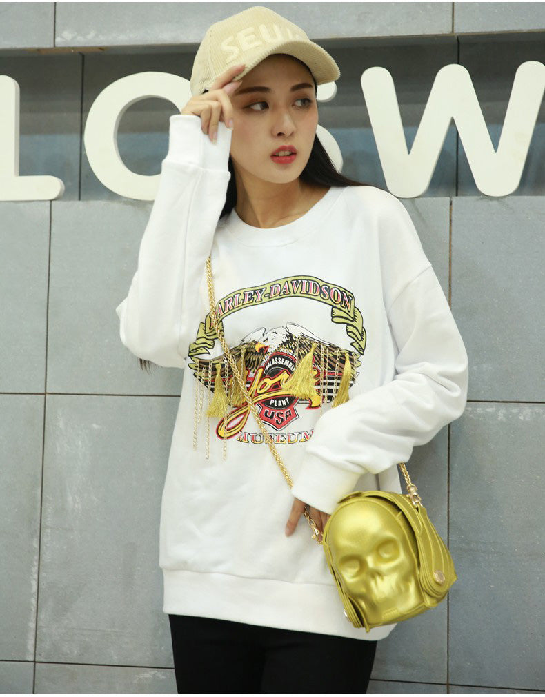 Gothic Skull Retro Rock Bag. Halloween skull handbags. Halloween skull shoulder bags. Gothic Skull Handbags. Gothic Skull Shoulder Bags. Badass skull handbags. Badass skull shoulder bags. Badass skull accessories.