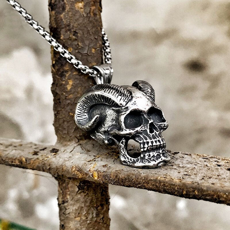 Unique Death Horned Skull Pendant Necklace