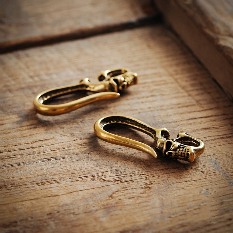Vintage Brass Skull Head Keychain Hook. Badass birthday gifts. Badass Christmas gifts for badasses. Badass skull accessories. Valentine gifts for him and her. Anniversary gift for him and her. Anniversary gift for my badass husband and wife. Badass Birthday gift for my badass boyfriend and girlfriend. Badass Birthday gift for my badass husband and wife. Coolest gift for dad. Special gift for father's day.