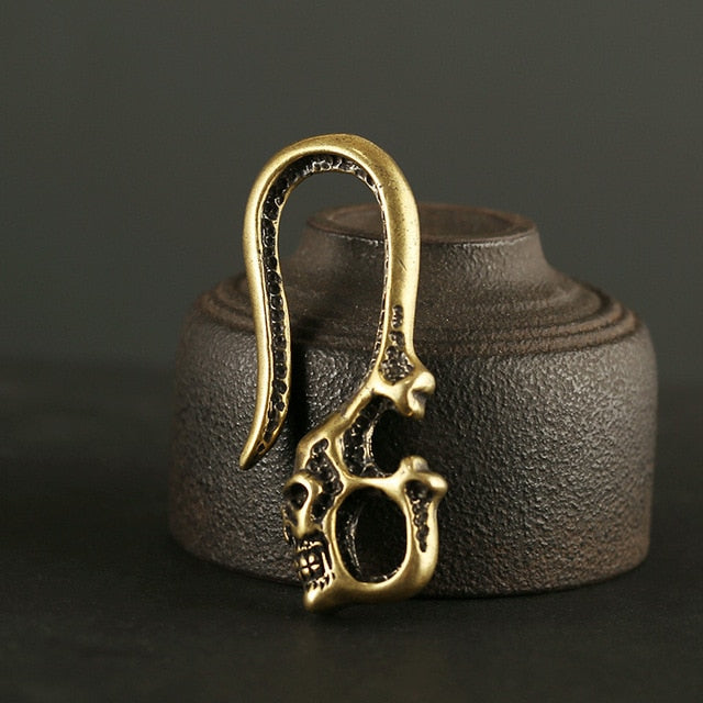 Vintage Brass Skull Head Keychain Hook. Badass birthday gifts. Badass Christmas gifts for badasses. Badass skull accessories. Valentine gifts for him and her. Anniversary gift for him and her. Anniversary gift for my badass husband and wife. Badass Birthday gift for my badass boyfriend and girlfriend. Badass Birthday gift for my badass husband and wife. Coolest gift for dad. Special gift for father's day.