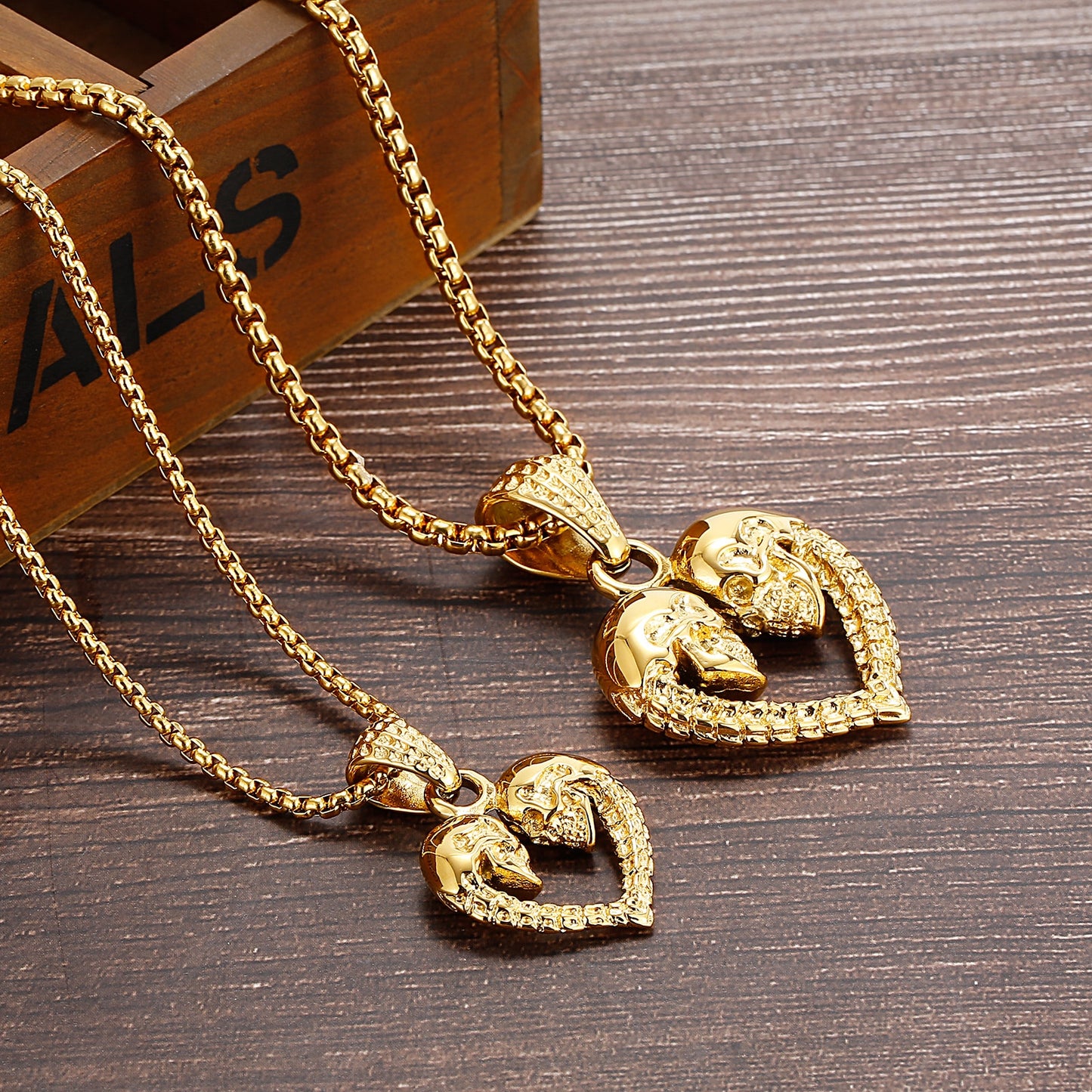 316L Stainless Steel Skull Couple Pendant Necklace. Badass skull pendant for men. Badass gifts for badass. Badass birthday gifts. Badass Christmas gifts for badasses. Badass biker skull pendant necklace. Badass sbiker skull jewelry. Badass skull jewelry. Badass skull accessories. Valentine gifts for couple.