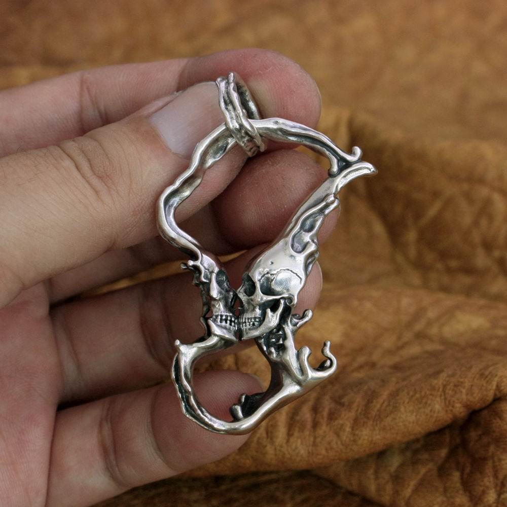 925 Sterling Silver Kissing Skull Pendant