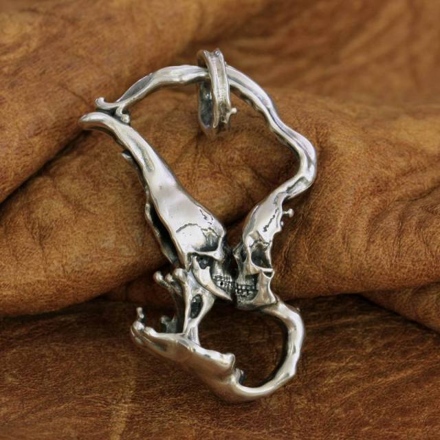 925 Sterling Silver Kissing Skull Pendant
