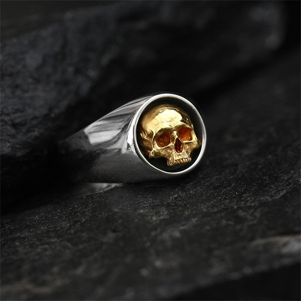 Resizable Vintage Green Zircon Skull Ring. Skull ring for men, skull ring for women. Badass skull jewelry. Badass skull accessories.