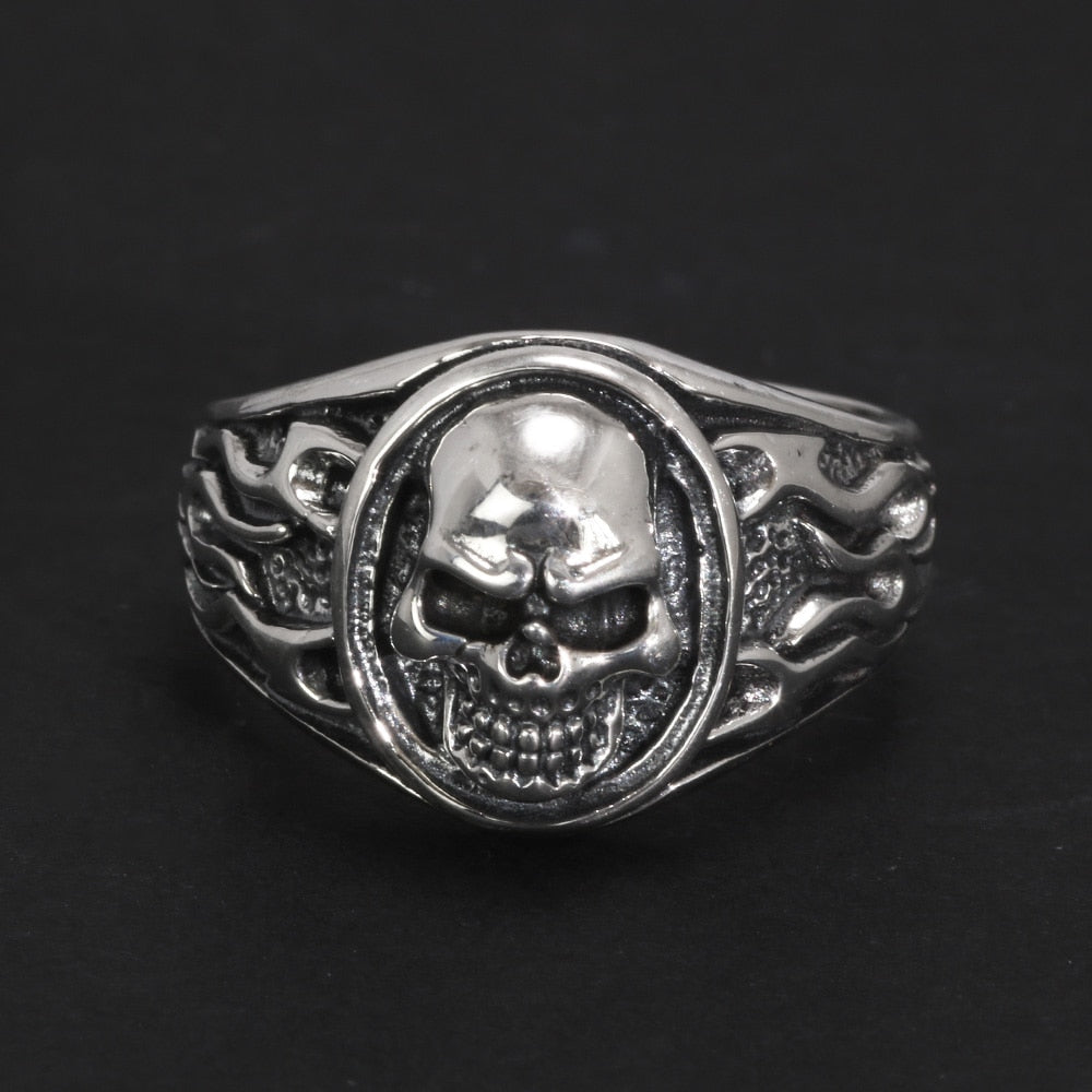 925 Sterling Silver Vintage Hell Fire Skull Ring for Men. Skull ring for men. Badass skull rings. Edgy Skull Rings. Badass skull jewelry. Badass skull accessories.