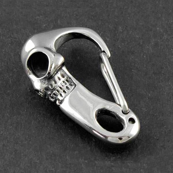4.5cm Big Skull Carabiner Biker Keychains. High quality 925 sterling silver. Badass skull accessories. Unique Valentine gifts for him. Unique Anniversary gift for him. Unique Anniversary gift for my badass husband. Unique Badass Birthday gift for my badass boyfriend. Badass Birthday gift for my badass husband. Badass gift for bikers.