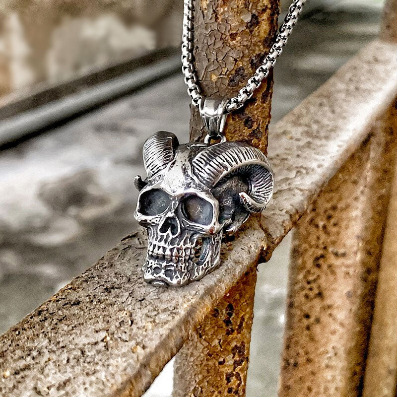 Unique Death Horned Skull Pendant Necklace